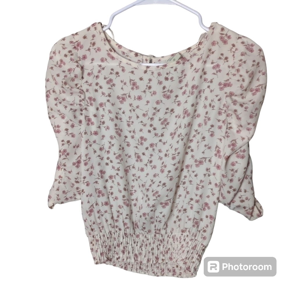 Paper Crane Cream/Red Floral Ruched Smocked Blouse Size Small